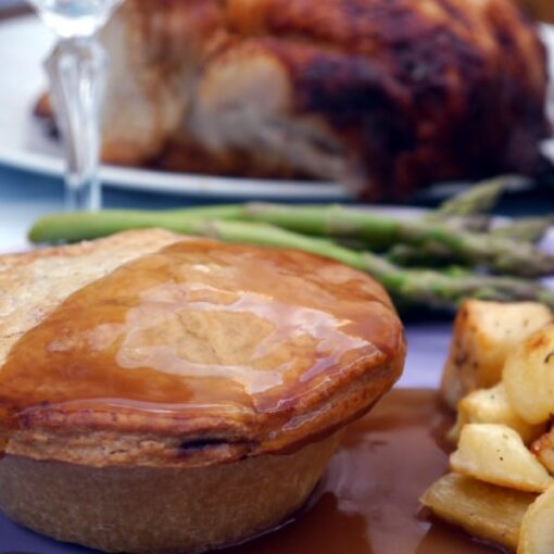Chicken & mushroom pie - Image 4
