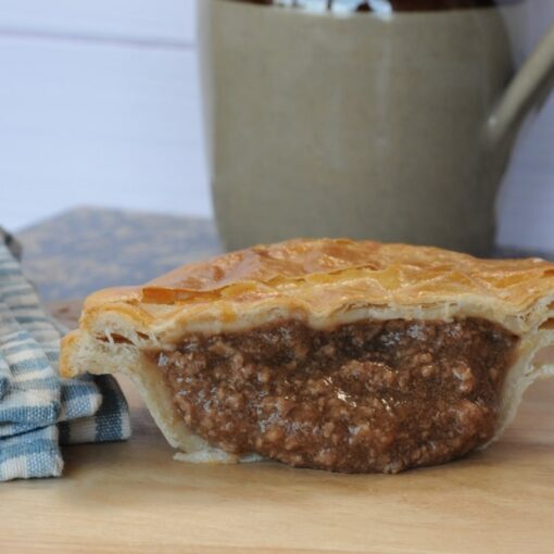 Minced beef pie