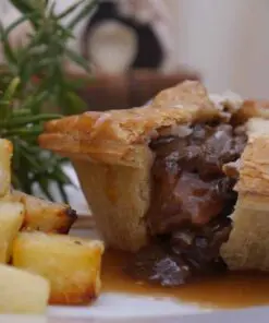 Lamb & rosemary pie