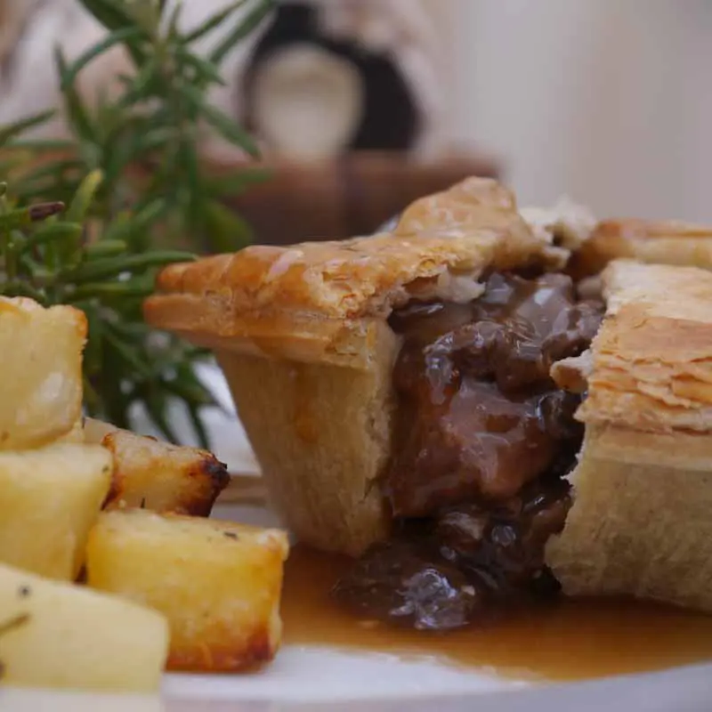 Lamb & rosemary pie